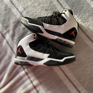 youth jordans